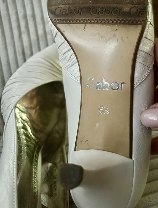 Обувки на Gabor.