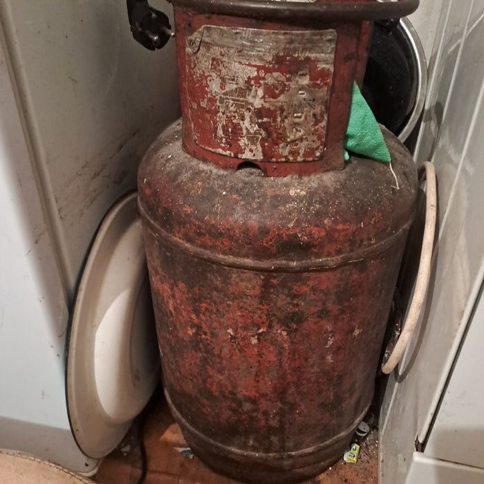 Продам газ балон