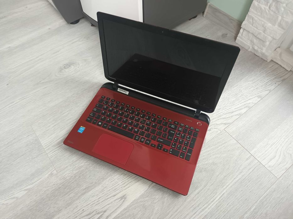 Два броя лаптопи Toshiba