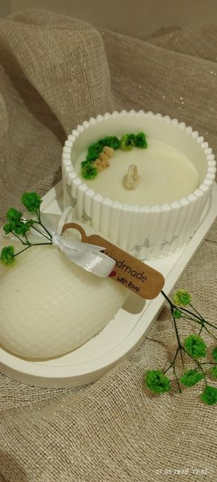 Букети от соев восък и керамични комплекти със свещ