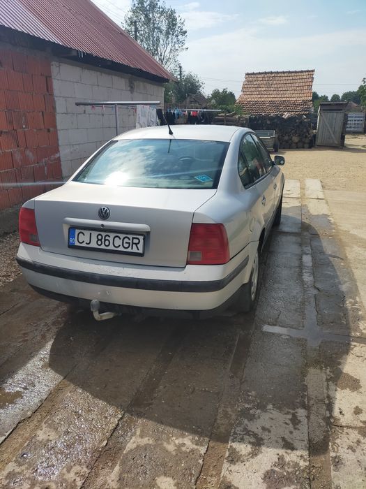 Vând W pasat b3 , an 2000, benzina+gpl functional se da cu tot cu acte !! Încălzire în scaune pe fata și banchete din spate geamuri electrice fața