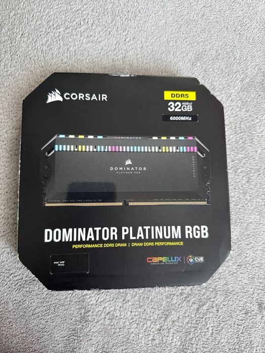 Nou/DESCHIS PENTRU VERIFICARE RAM Corsair Dominator Platinum RGB, DDR5, cu o capacitate totală de 32GB (2x16GB). Electronice