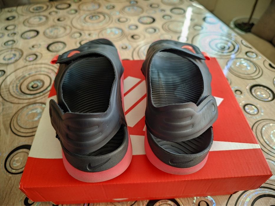 Продавам детски сандал NIKE номер 35