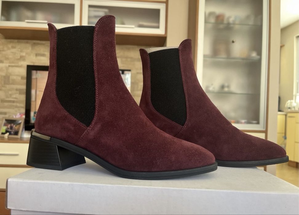 Дамски боти от велур