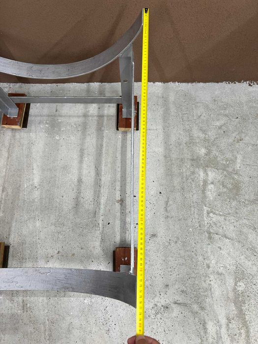 Метална стойка за буре