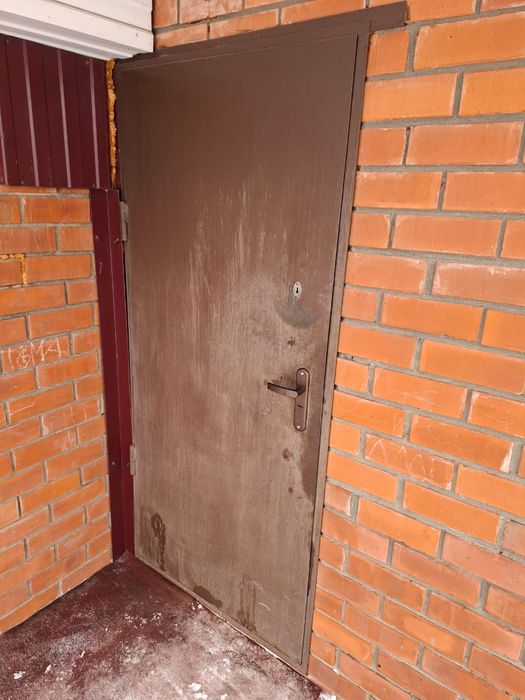 Дверь железная входная