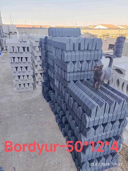 Бордюр тротуарный дорожный из бетона