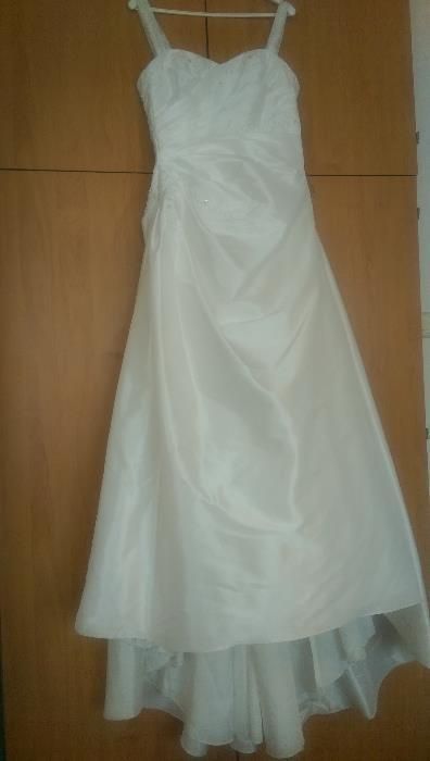 Наближава сватбения ден!Купи изгодно красива рокля и спести за воаяж !