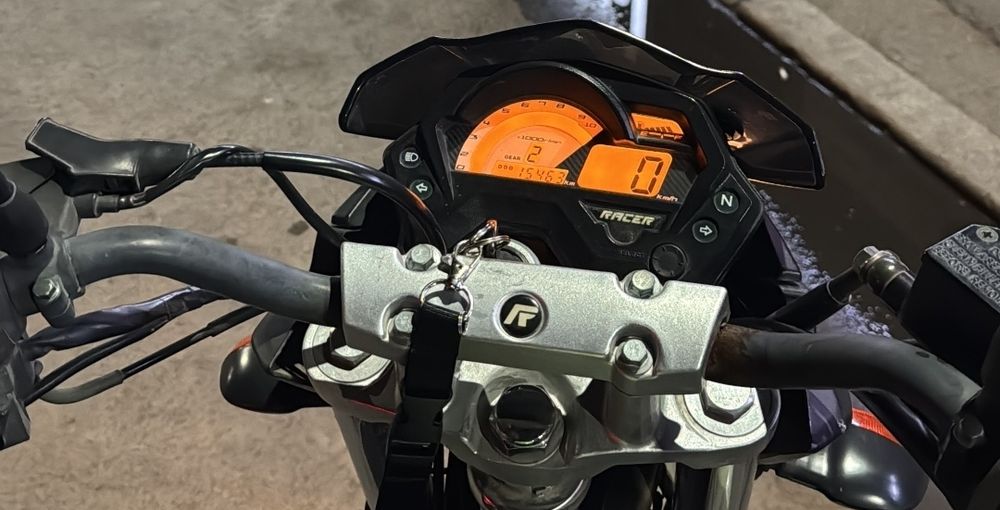 Продам мотоцикл рейсер ( racer nitro 250 )