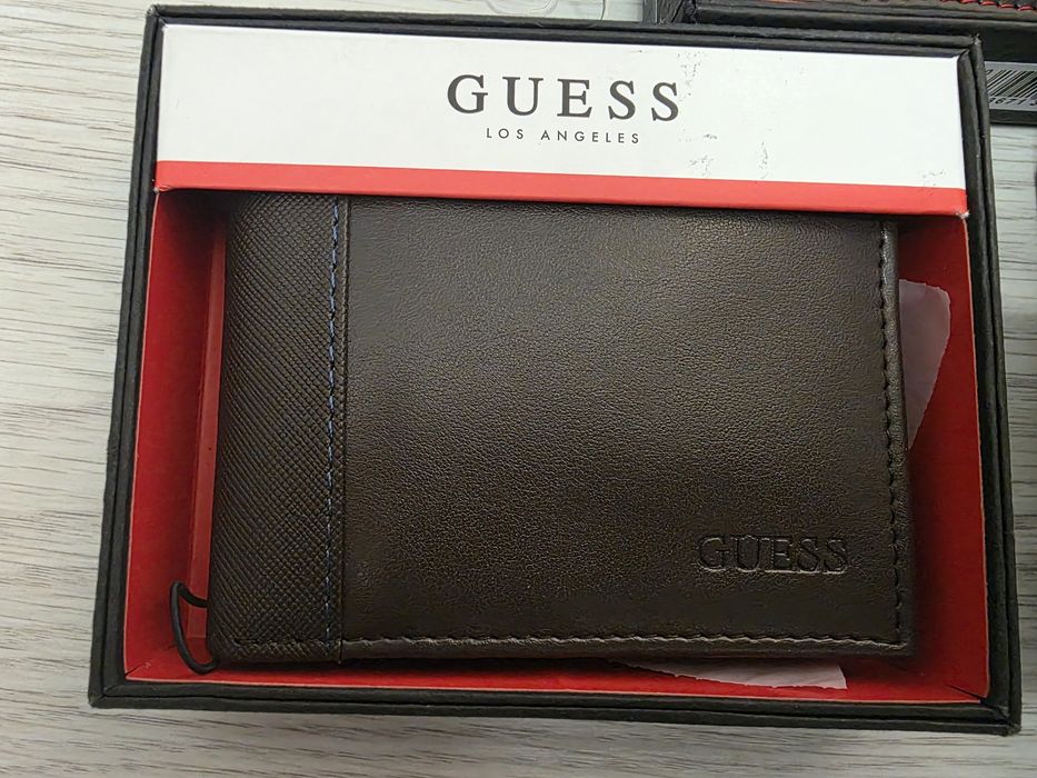 Чисто нови мъжки протмонета GUESS
