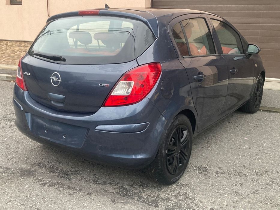 Vând Opel Corsa ; automata; 1.3 diesel