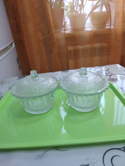 Вазочки стеклянные.