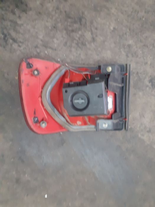 Задний фонарь Ауди A6-C4 УНИВЕРСАЛ-левый