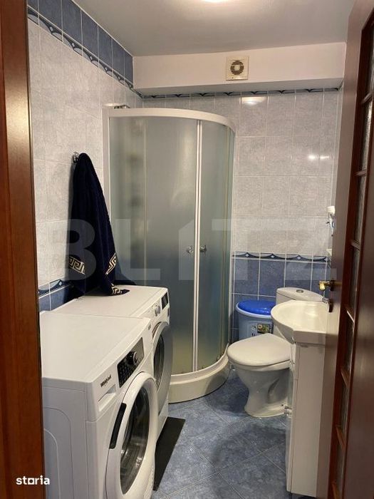 Apartament de vanzare, 4 camere, cu parcare inclusa, Zona Sud