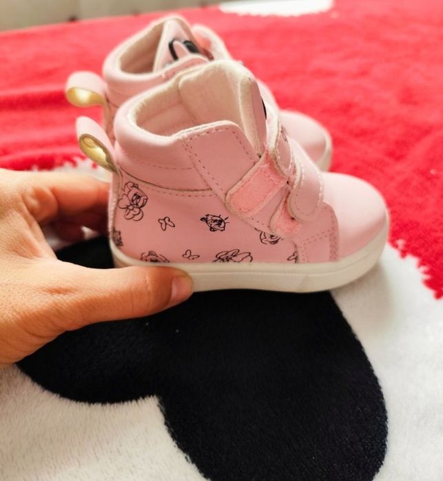 Vând ghetuțe mine fetițe