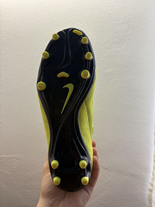 Ghete Nike de fotbal verzi