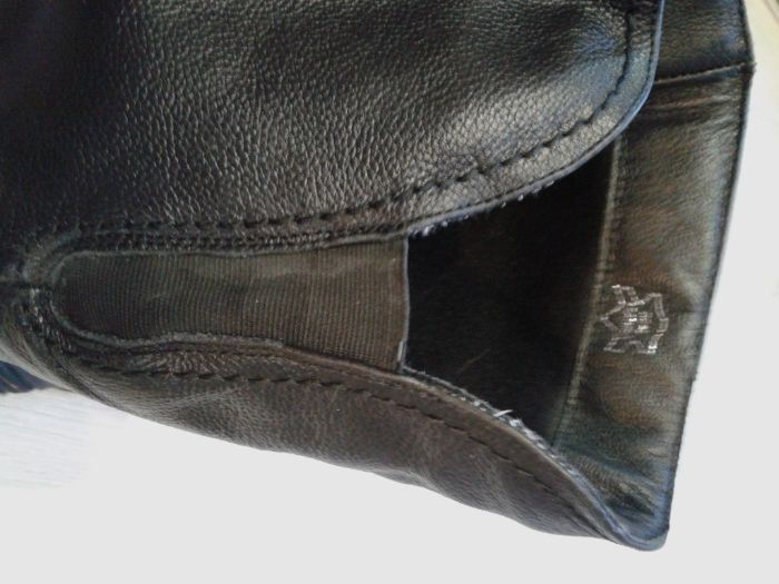 Удобни черни ботуши № 39,естественна кожа.