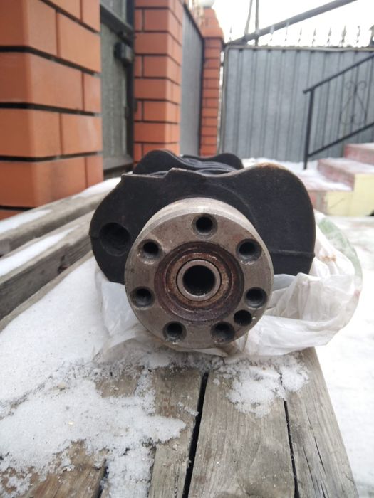 Продам коленвал на УАЗ