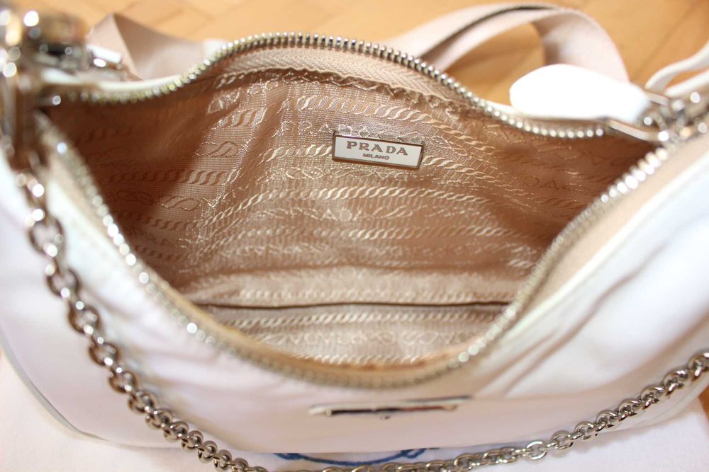 Дамска чанта Prada Re-Edition 2005
