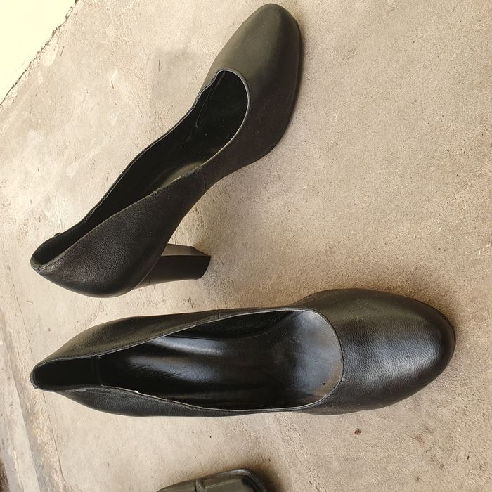 Срочно продам туфли