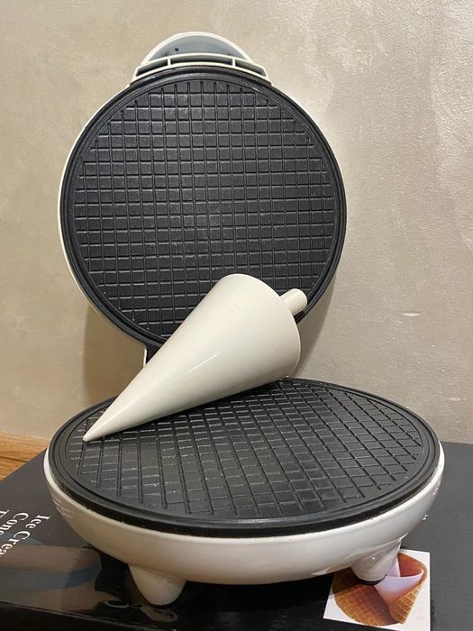 Вафельница TriTower tt 6600 белый