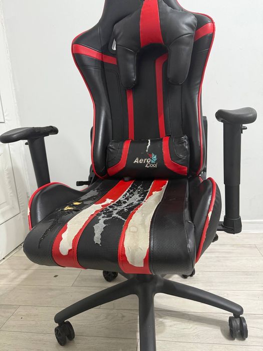 Игровой стул  продаётся