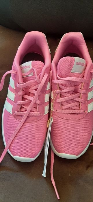 Нови маратонки Адидас