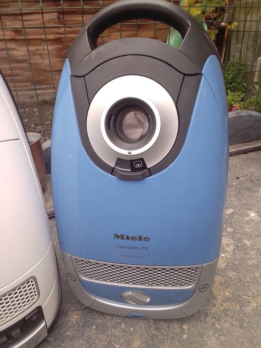 Vând aspirator miele