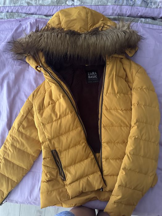 Жълто зимно яке Zara