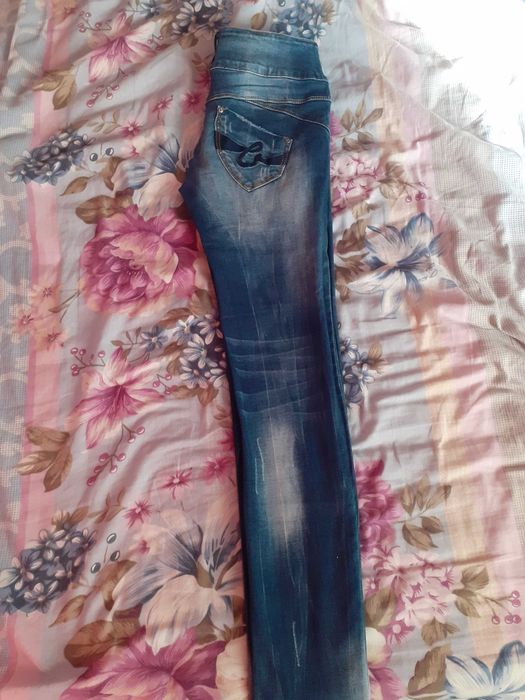 Lot 2 Blugi de marime 27