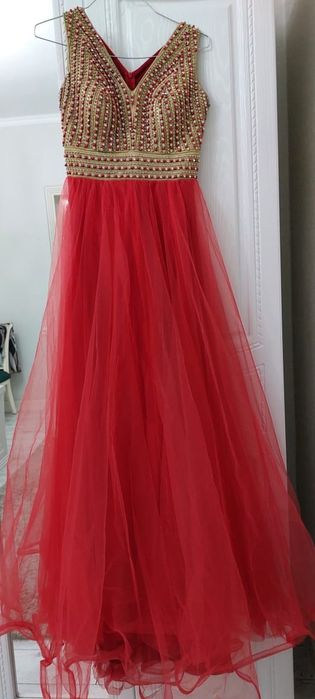 Продам платье в хорошем состоянии