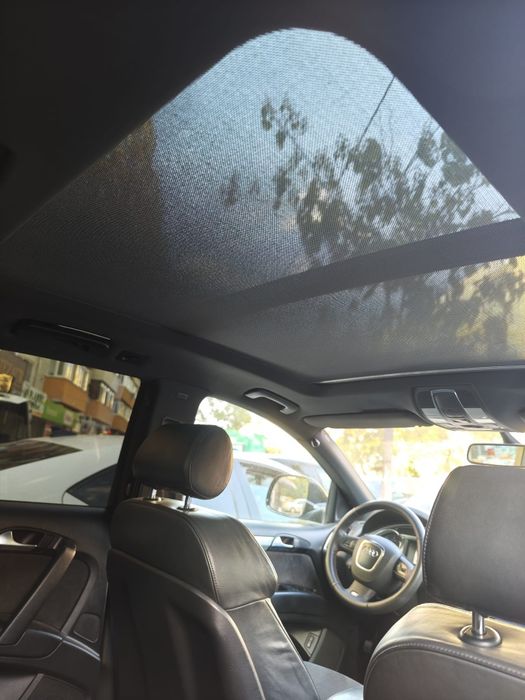 Audi Q7    S-line