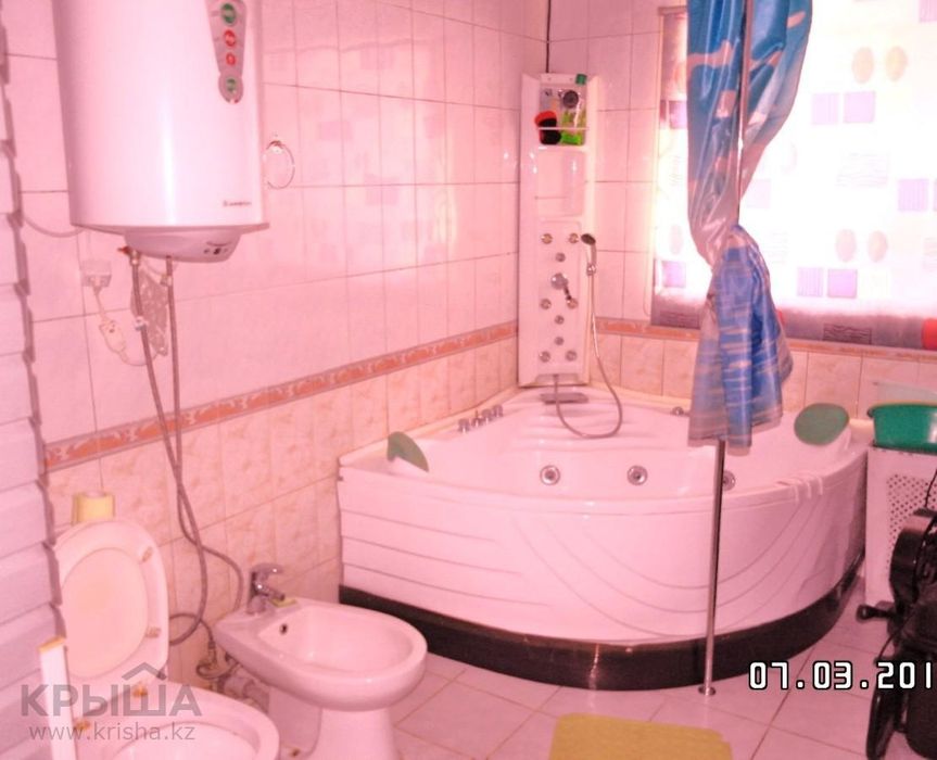 2+3 кoм.за акиматом 1 этаж.