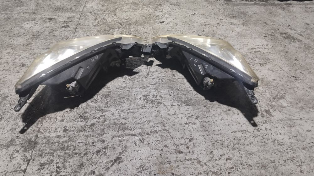 Передние фары Nissan Note e11