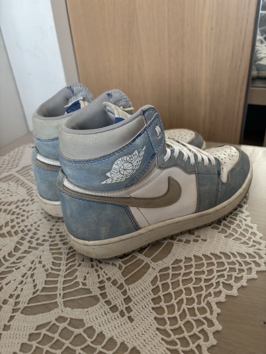 Обувки Nike Air Jordan 1 Retro High OG Hyper Royale