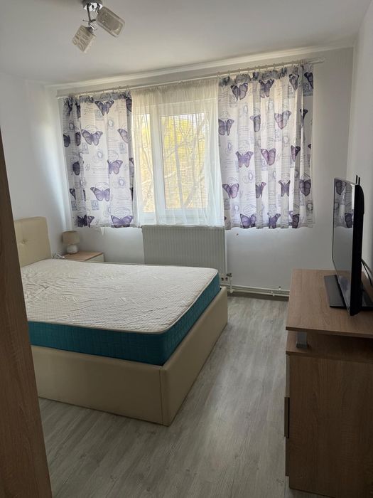 Inchiriez apartament central,mobilat si utilat