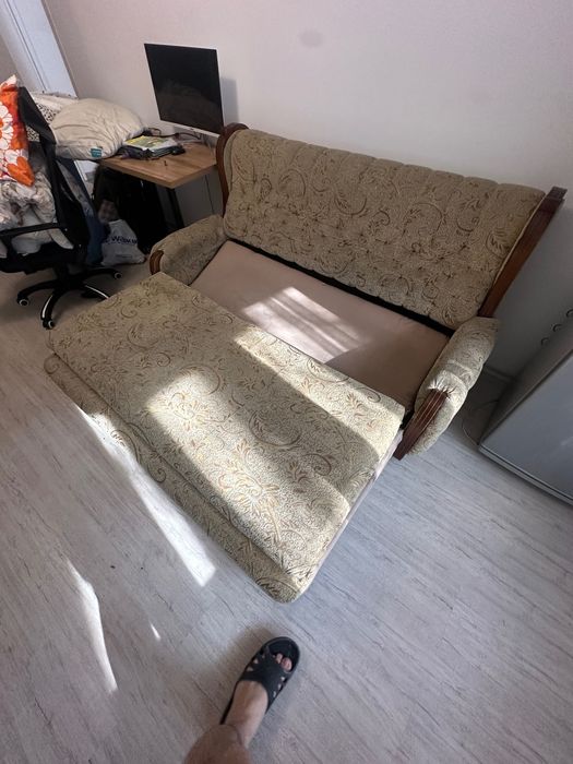 Диван и кресло бесплатно