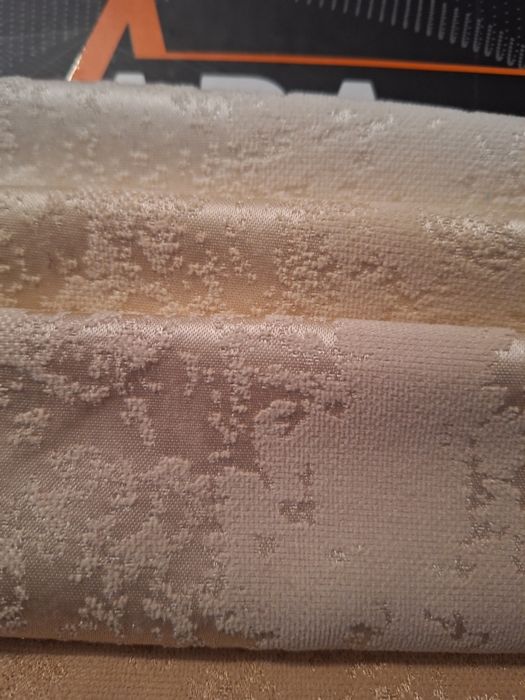 Нов модел плат сатен с петек