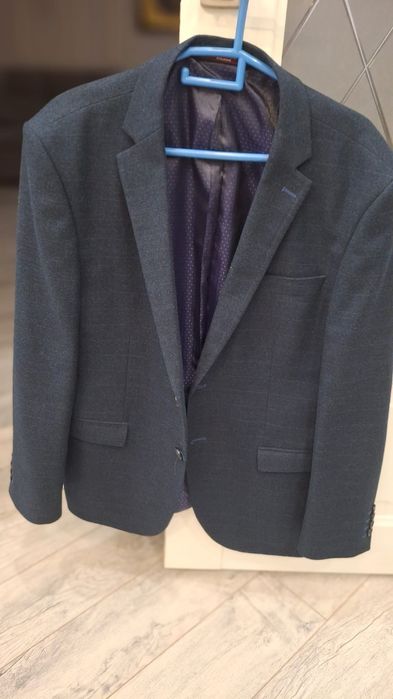 Продам  мужские пиджаки