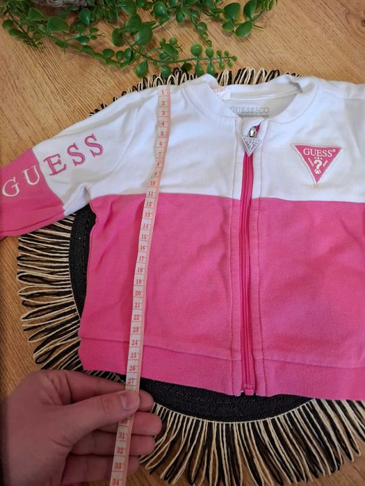 Детски комплект на марката Guess
