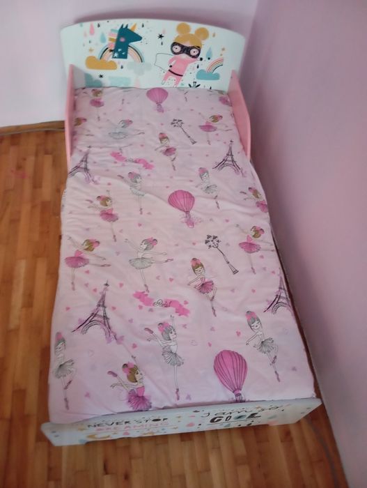 Детско розово легло