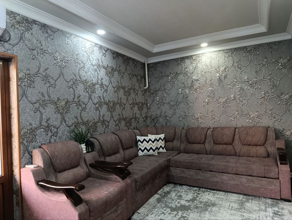 Темно серый диван от фирмы' Pantera'..