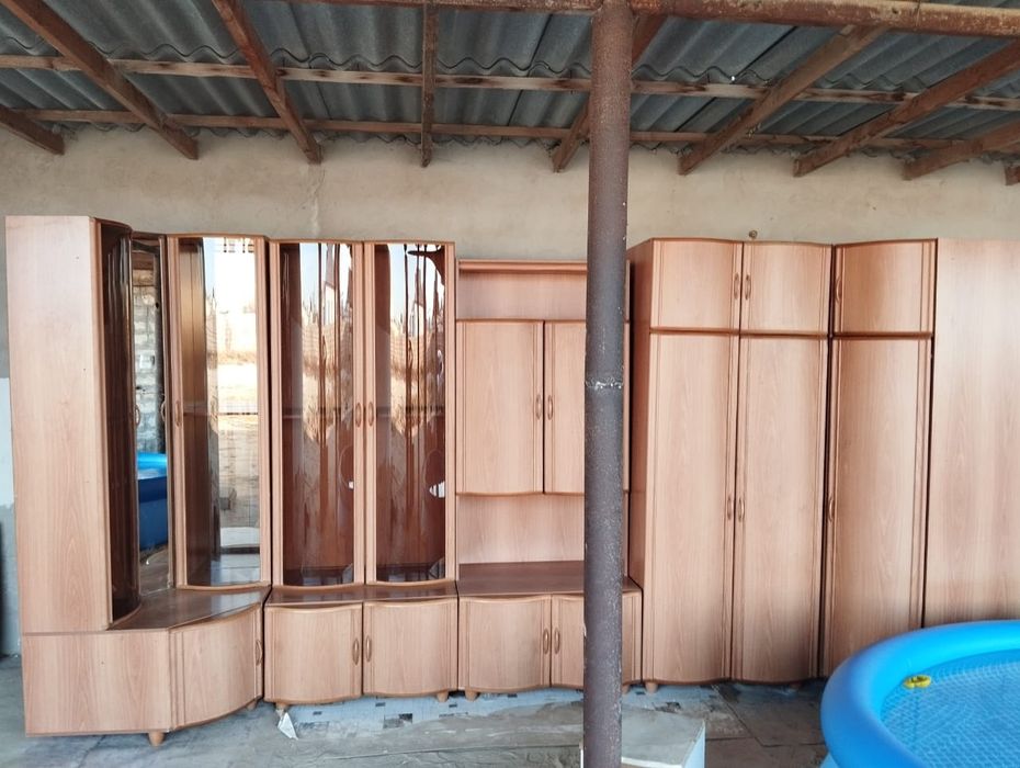 Продается гарнитур