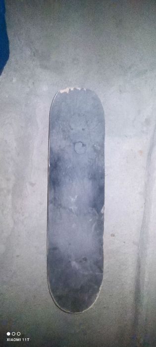 скейтборд с принтом черепа