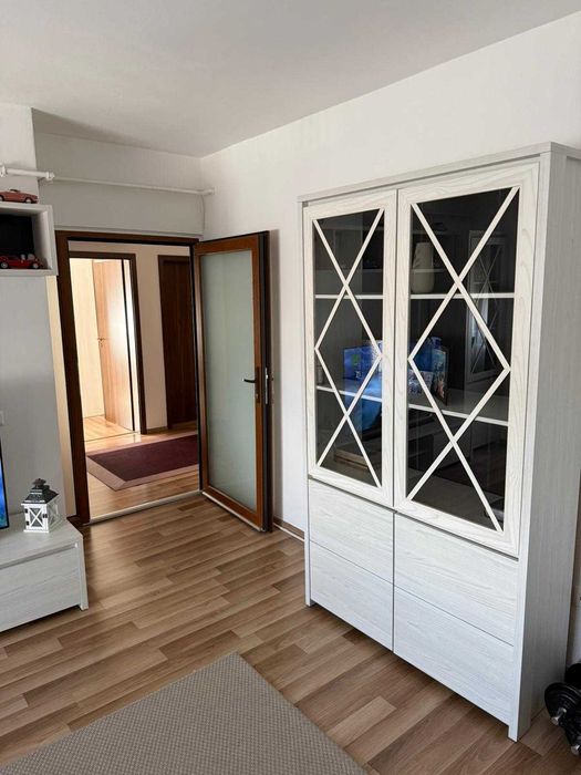 Inchiriez apartament 3 camere