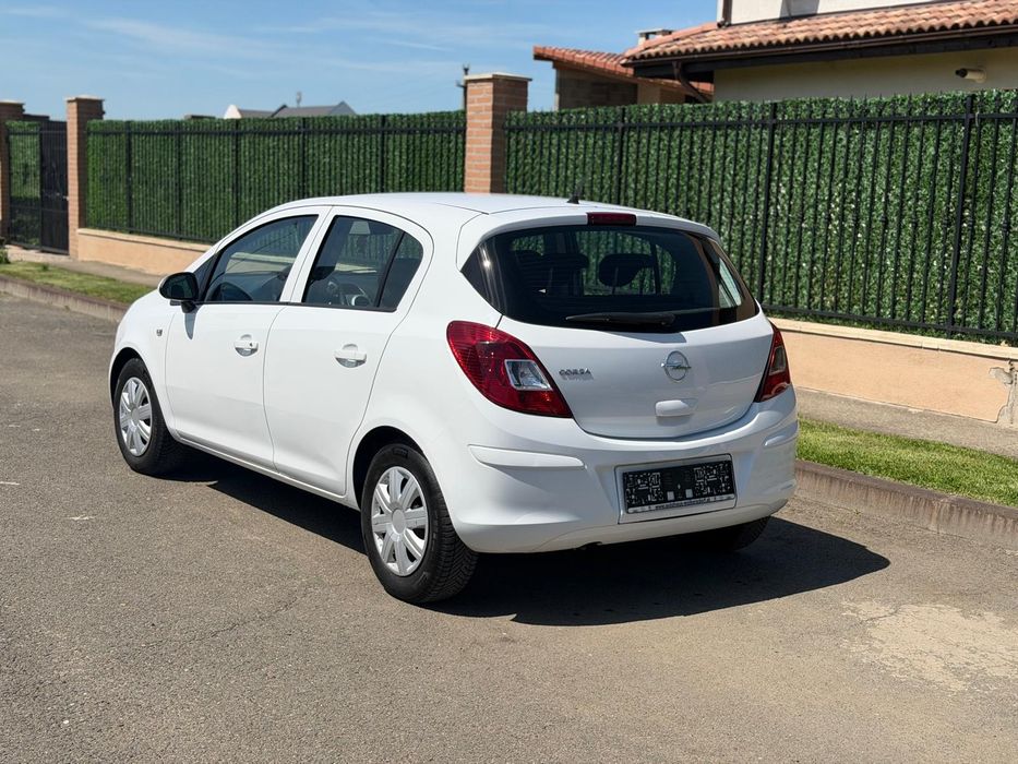 Opel Corsa Automat 1.2benzina