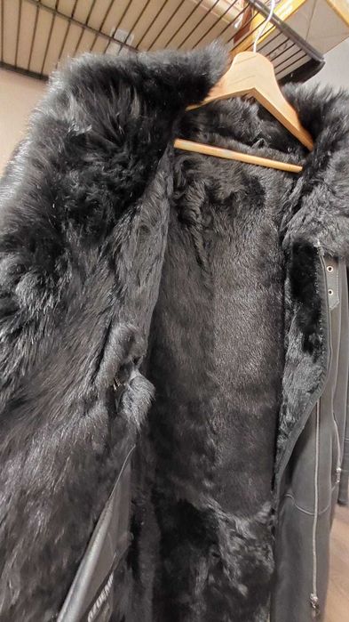 Продаю натуральную теплую дубленку