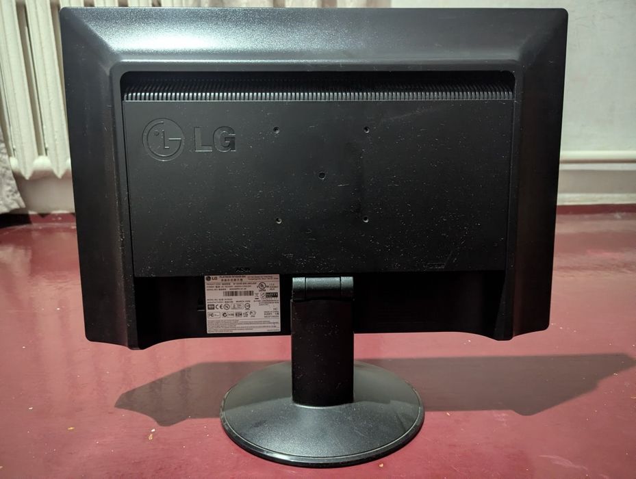 Монитор LG в отличном состоянии