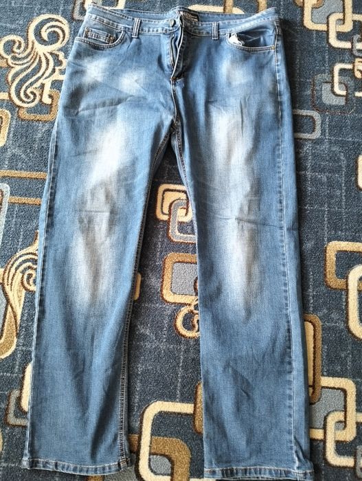 Продам мужские джинсы