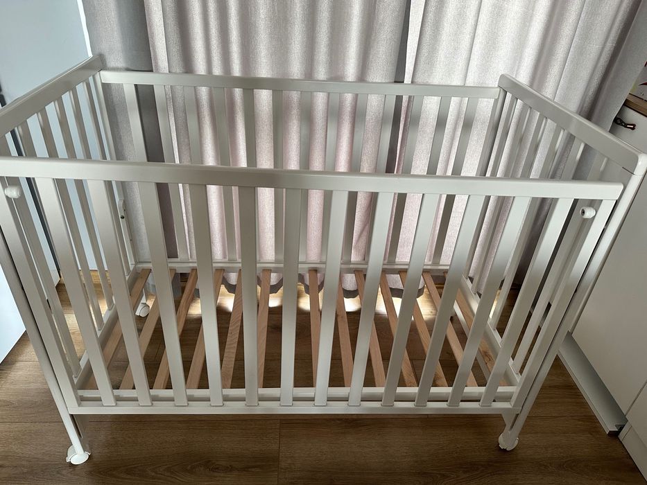 Дървена кошара за бебе и матраче